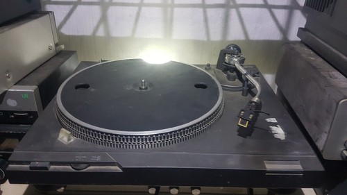 Technics d 2 turntable - 80's,